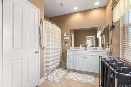 1724 Milling St, Lancaster CA exterior