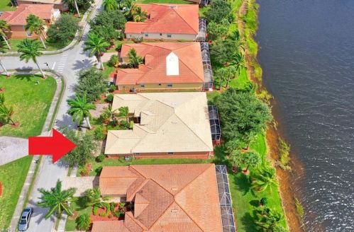 14346 Manchester Dr, Naples FL  34114-8626 exterior