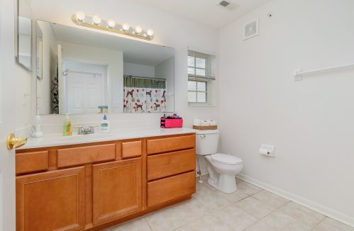 998 Mistflower Ln, Florence KY  41042-8098 exterior