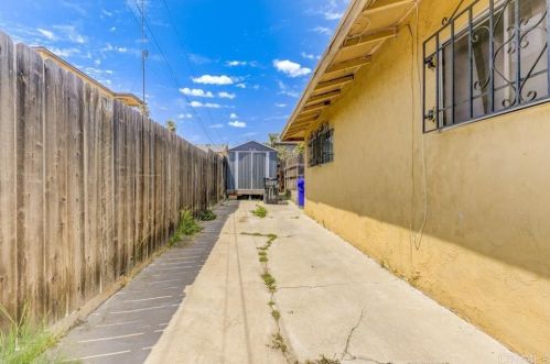 4075 Epsilon St, San Diego CA 92113-4305 exterior