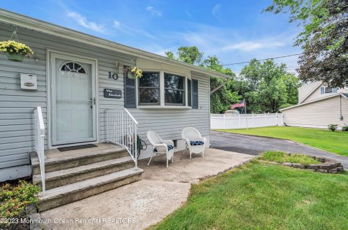 10 Trinity Pl, Jackson Twp NJ  08527-1822 exterior