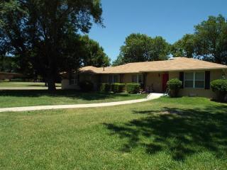 214 Lavista St, Waxahachie, TX 75165-1836