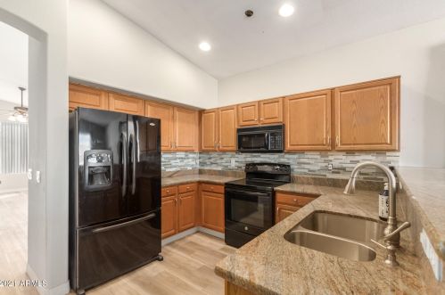 11562 Bermuda Dr, Avondale, AZ 85392-4256