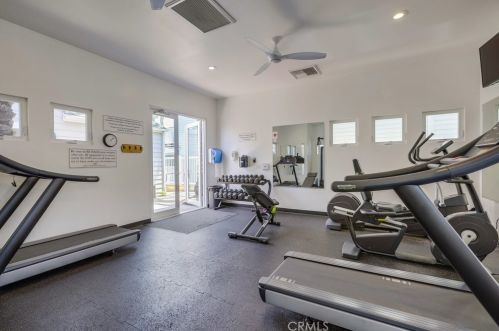 24 Bolivar St, Newport Beach CA  92663-4420 exterior