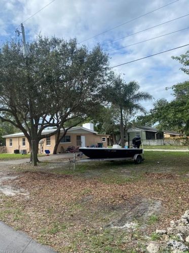 3085 Areca Ave, Naples, FL 34112-5860