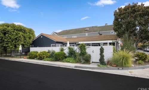 2571 Vista Dr, Newport Beach, CA 92663-5656