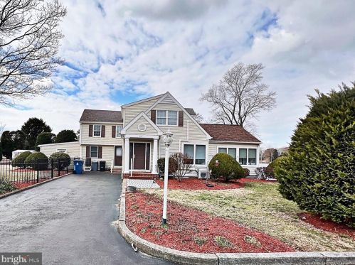 115 Lake Dr, Laurel DE  19956-1707 exterior