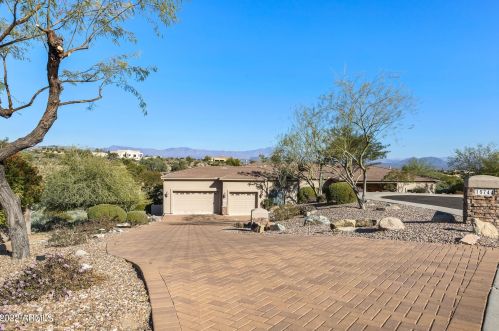 15744 Robin Dr, Scottsdale, AZ 85268-2173
