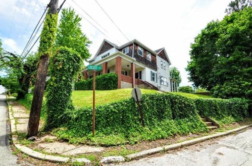 144 Connellsville St, Fayette City, PA 15438-1054