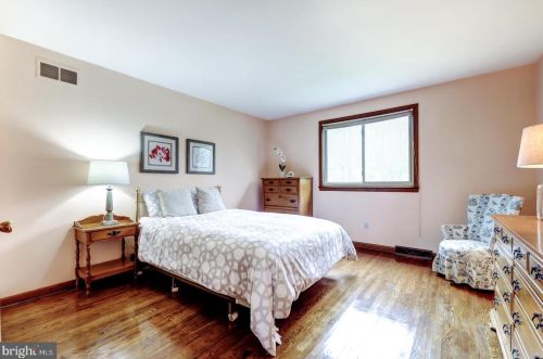 1030 Beaumont Rd, Berwyn PA  19312-2040 exterior