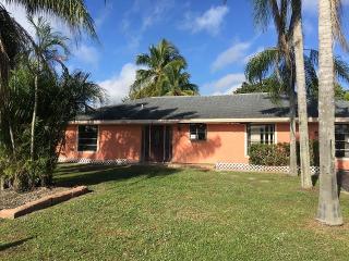 1855 52nd St, Naples, FL 34116-5649