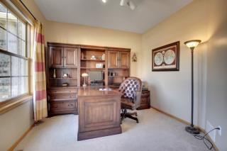 890 Woodcliff Ct, Saint Paul, MN 55123-2463