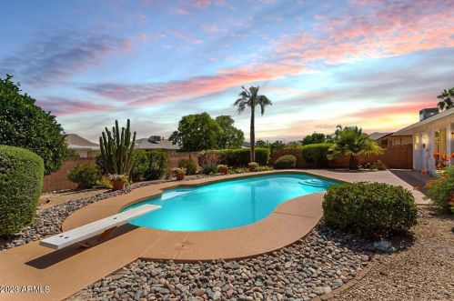 12515 Keystone Dr, Sun City, AZ 85375-4212