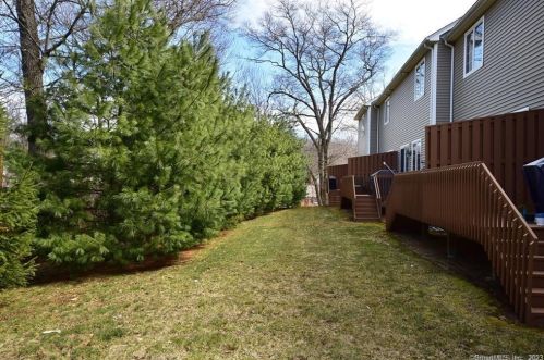 1158 Hartford Tpke, Vernon CT  06066-4513 exterior