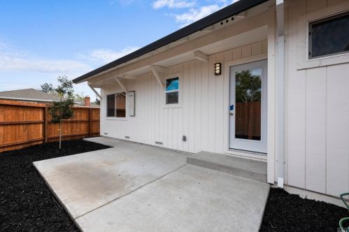 2431 Guerneville Rd, Santa Rosa CA  95403-4101 exterior