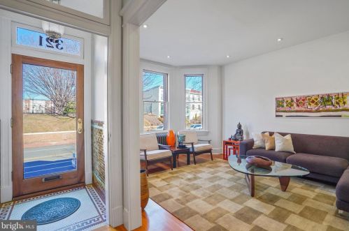 321 E St, Washington, DC 20003-7721