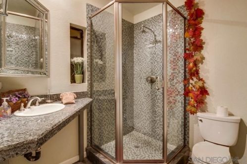 4111 Bayard St, San Diego CA 92109-4039 exterior