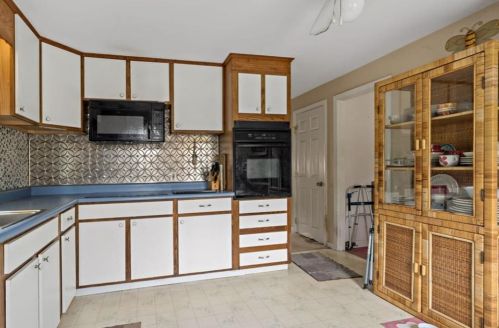 19 Pontiac Rd, South Kingstown RI  02882-1209 exterior