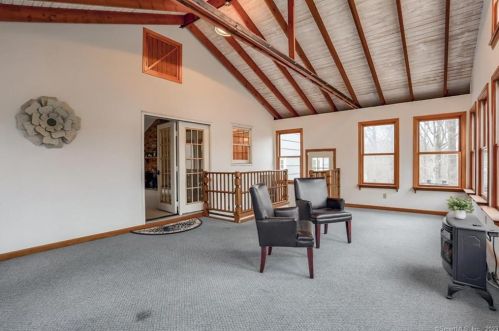 8 Thunder Ridge Rd, Sandy Hook CT  06482-1643 exterior