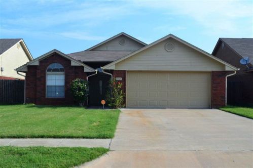 4417 Mesquite Dr, Lawton, OK 73505-7606