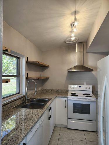 1030 Rabun Ln, Titusville, FL 32780-3953