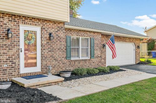 17028 Mount Airy Rd, Shrewsbury, PA 17361-1864