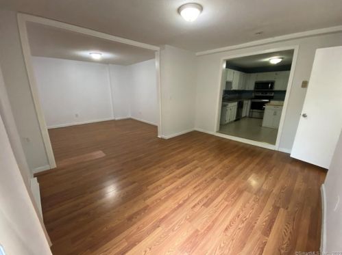 131 Oak St, Waterbury, CT 06704-4100