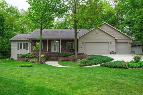 4105 Oak Ter, Weston, WI 54476-1976