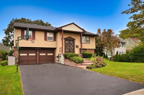 67 Conklin Ave, Woodsburgh, NY 11598-1341