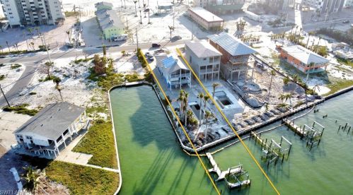 457 Estero Blvd, Fort Myers Beach, FL 33931-2016