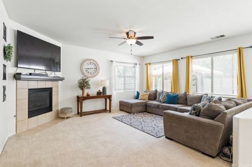 12607 Orangeblossom Ln, Riverside CA  92503-7059 exterior