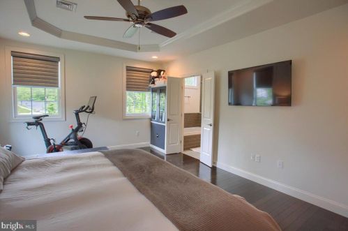 504 Sophia Cir, Hummelstown PA  17036-7089 exterior