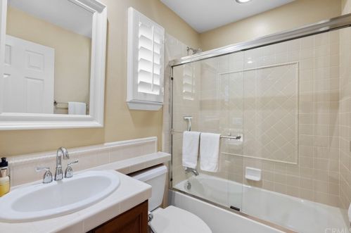 29 Via Amanti, Newport Beach CA  92657-1126 exterior