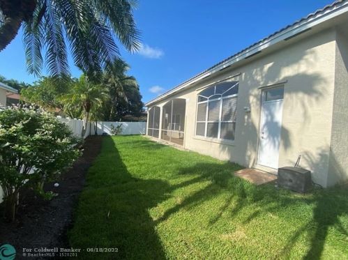 327 188th Ter, Hollywood FL  33029-5441 exterior