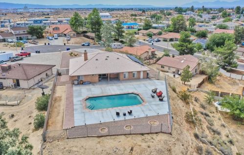 14272 Glenview Ct, Victorville, CA 92395-4679