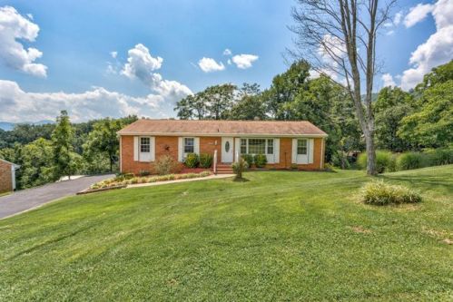 307 Hunters Trl, Troutville VA  24175-6744 exterior