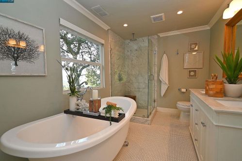 122 El Toyonal, Orinda CA  94563-2133 exterior