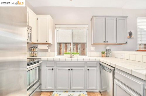 2060 Springbrook Ct, Oakley CA  94561-4113 exterior