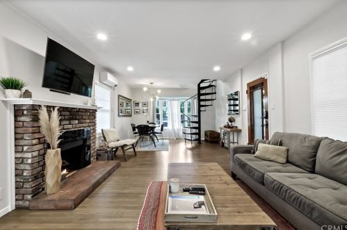 3044 Vista St, Long Beach, CA 90803-5811