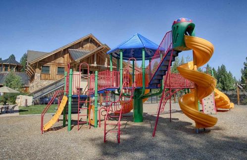 12238 Lookout Loop, Truckee CA 96161-4528 exterior