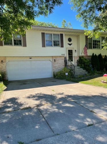 552 Hansen Blvd, Hobart, IN 46342-1877
