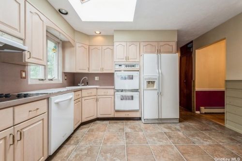 2486 Norwood Ave, North Bellmore, NY 11710-1705