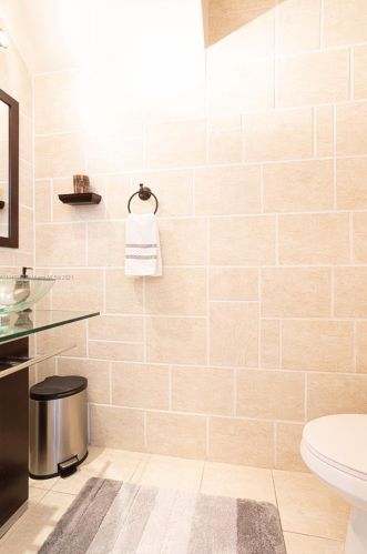 3136 176 Ter, Hollywood FL 33029-5556 exterior