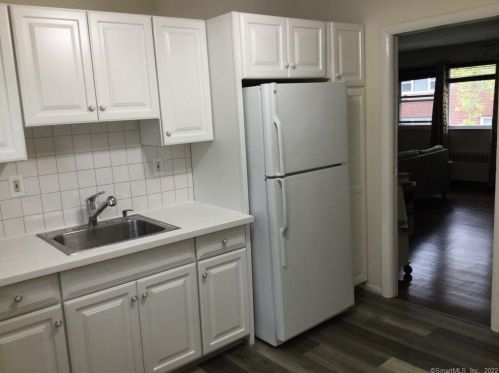32 Courtland Ave, Stamford, CT 06902-3429