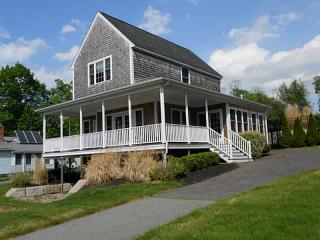 775 Bristol Ferry Rd, Portsmouth, RI 02871-2009