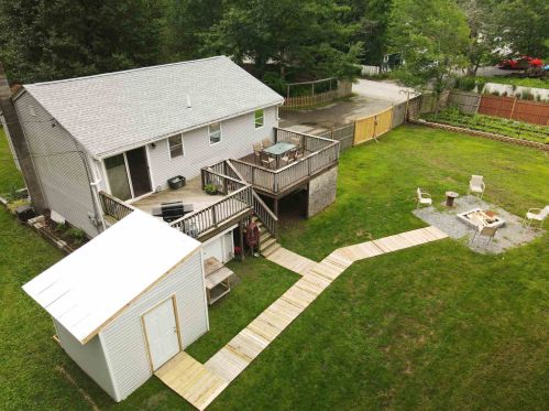 39 Essex Dr, Raymond NH  03077-2609 exterior