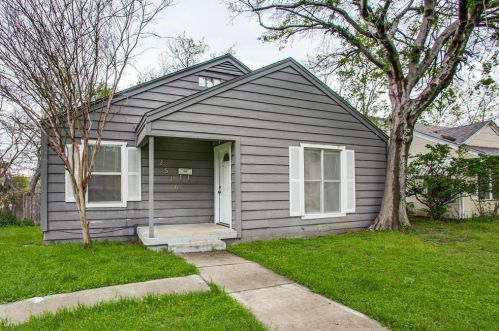 2516 Ryan Ave, Fort Worth, TX 76110-2525