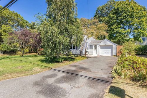 71 Roosevelt Ave, Islip Manor, NY 11751-2515