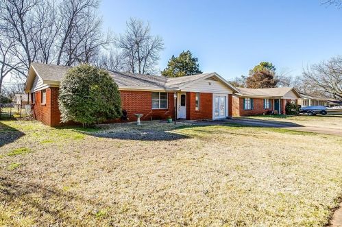 1309 Manor Dr, Cleburne, TX 76033-7648