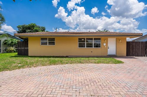 7710 12th St, Hollywood, FL 33024-5208